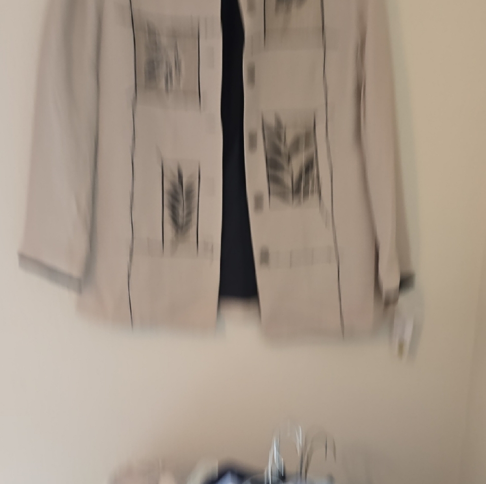 Stylish Beige Blazer with Leaf Pattern
